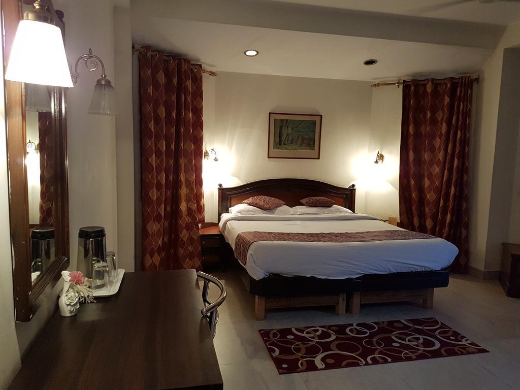 Hotel Asia The Dawn Шимла Экстерьер фото