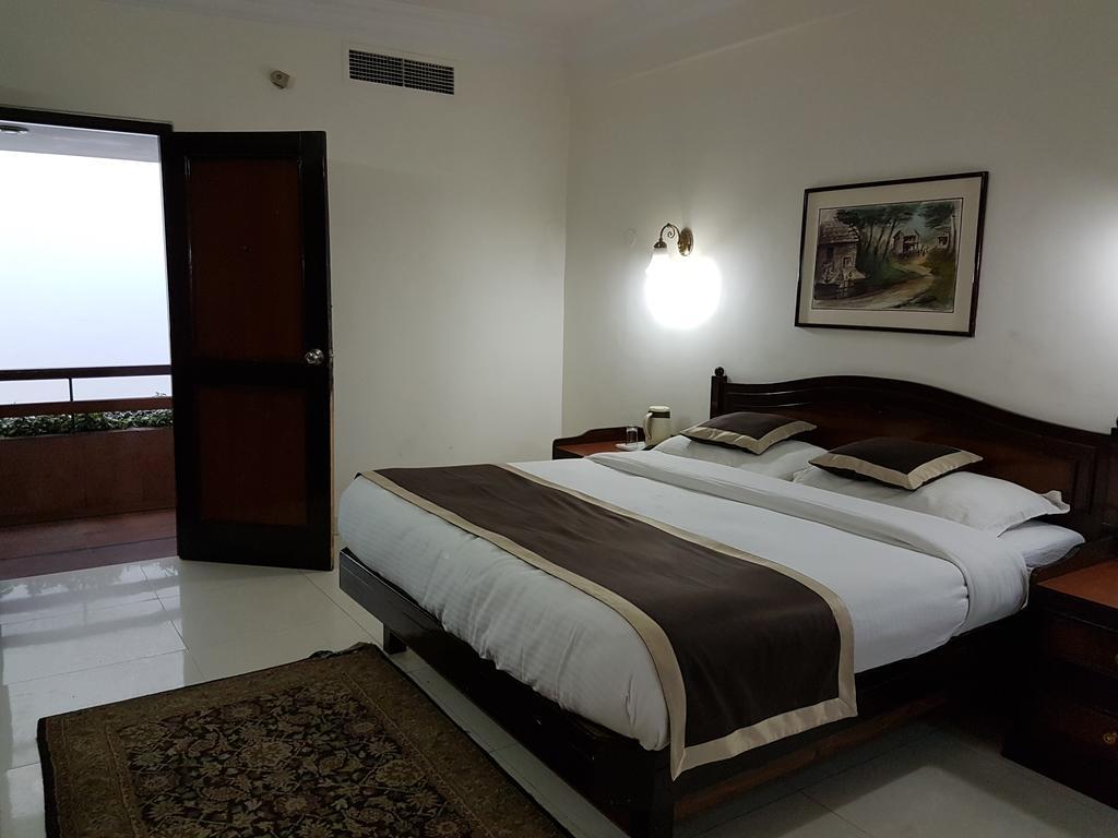 Hotel Asia The Dawn Шимла Экстерьер фото