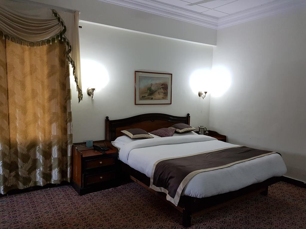 Hotel Asia The Dawn Шимла Экстерьер фото