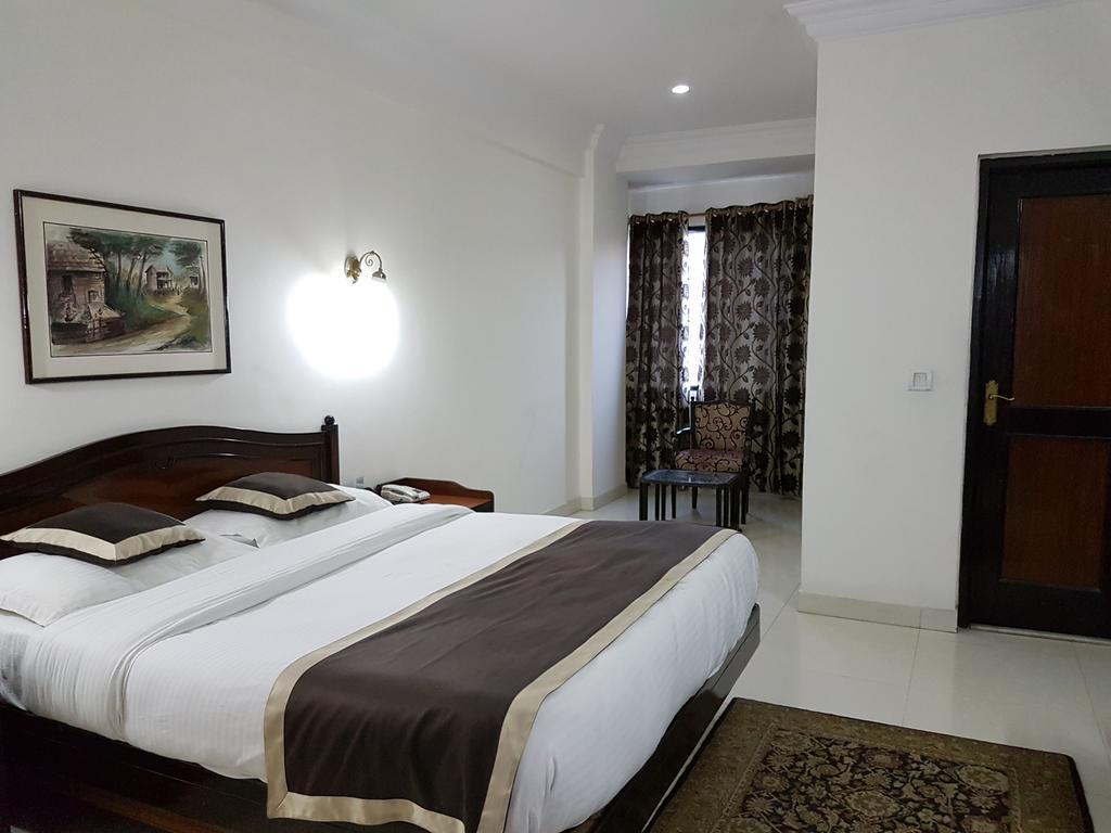 Hotel Asia The Dawn Шимла Экстерьер фото