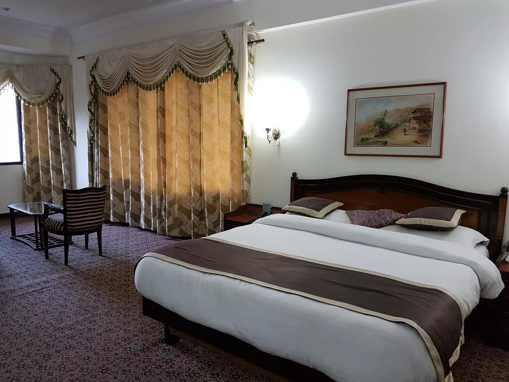 Hotel Asia The Dawn Шимла Экстерьер фото