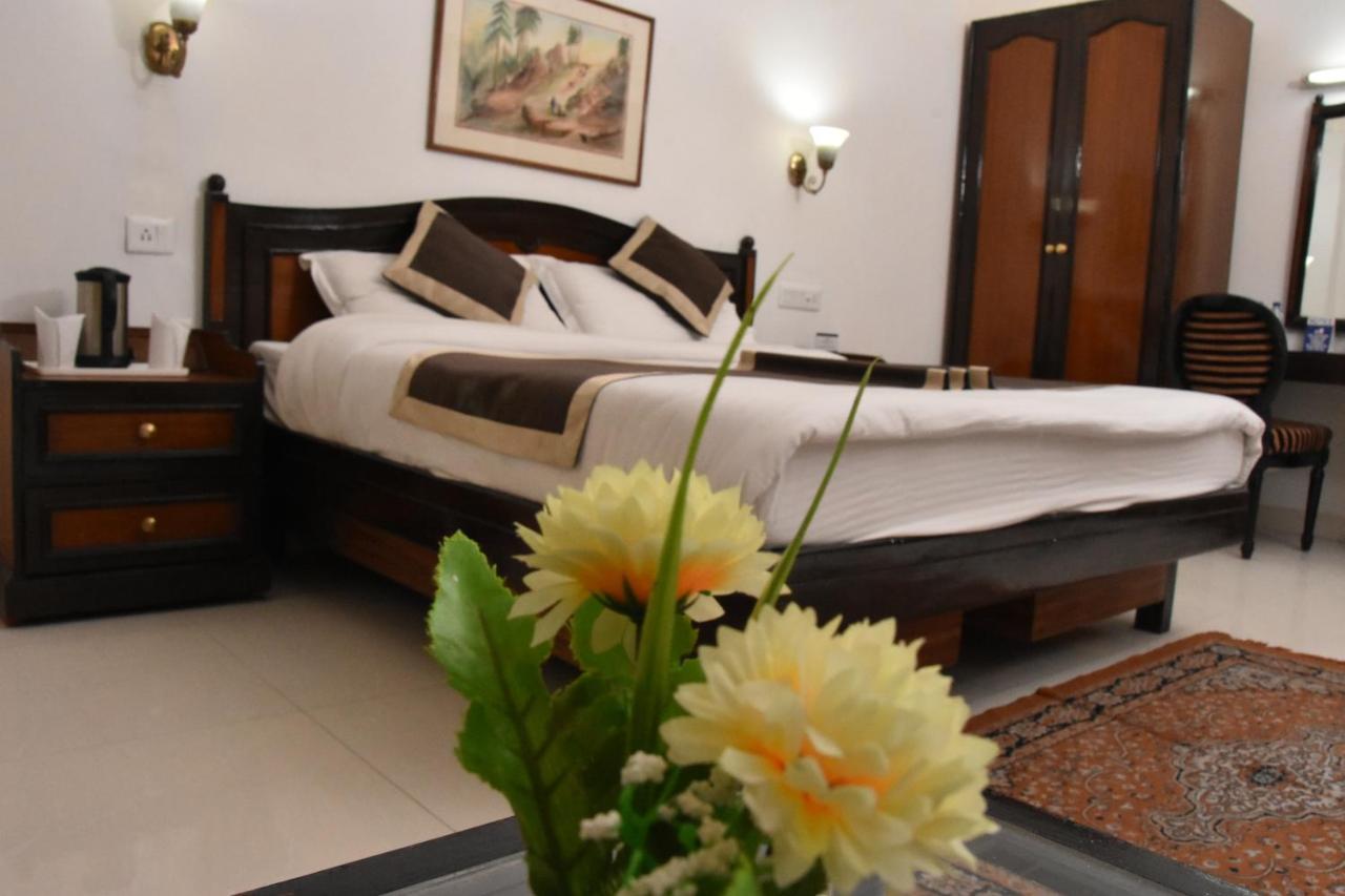 Hotel Asia The Dawn Шимла Экстерьер фото